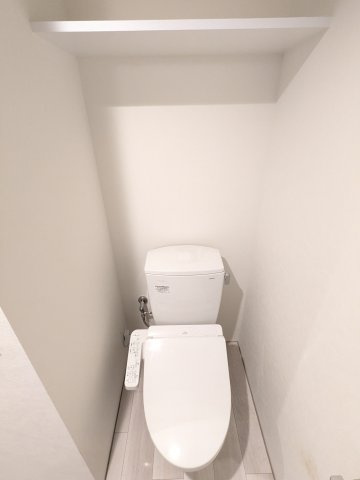 ザハウス祐天寺のトイレ|ゆったりとした空間のトイレです