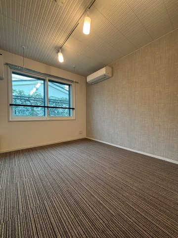 「防音マンション」VORT上北沢レジデンスの居間・リビング|防音室は防音床、防音壁、防音天井となっており、まさに楽器を演奏するためにつくられた24時間楽器演奏可能の防音室です