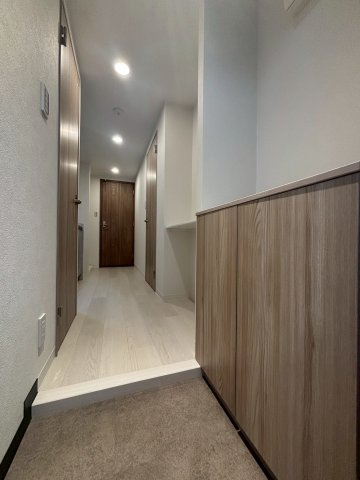 「防音マンション」VORT上北沢レジデンスの玄関|収納もある玄関です
