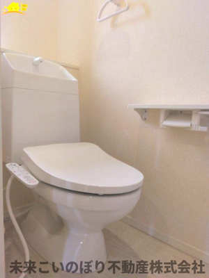 【トイレ】 | 古河市原町中古戸建て | 白を基調とした清潔感のある空間です◎お好みのアレンジでオリジナルの空間に仕上げましょう♪