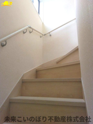 【内装】 | 古河市原町中古戸建て | 階段スペースには手すりがついており安心です