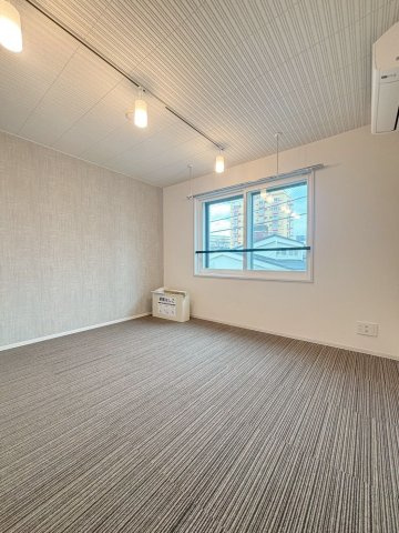 「防音マンション」VORT上北沢レジデンスの居間・リビング|防音室は防音床、防音壁、防音天井となっており、まさに楽器を演奏するためにつくられた24時間楽器演奏可能の防音室です