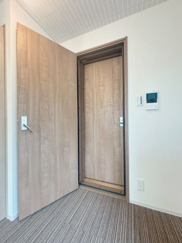 「防音マンション」VORT上北沢レジデンスの内装|2重の防音扉になります