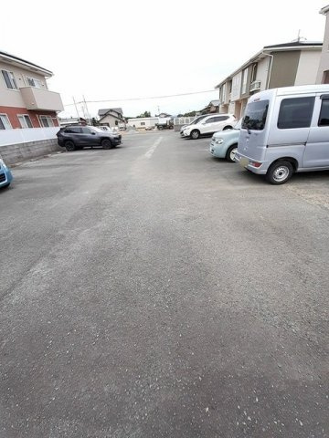 プリムラ　Ｂの駐車場|駐車スペースもあります☆