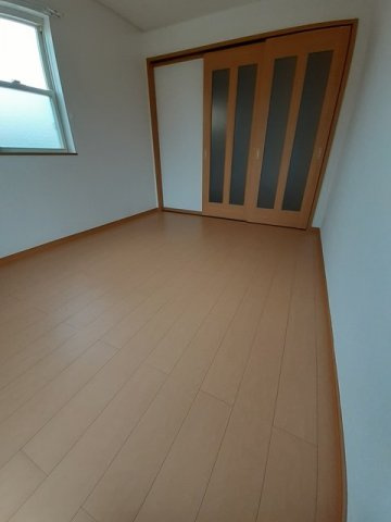 プリムラ　Ｂの居間・リビング|明るい洋室です☆