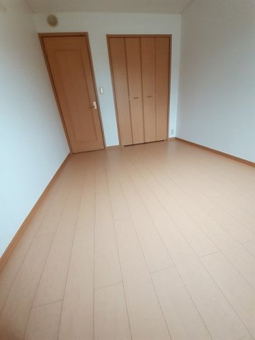 プリムラ　Ｂの寝室|収納付きの洋室です☆