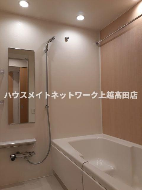 グランメゾンＳＳ４の浴室|追焚機能付・１坪風呂

