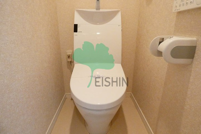 【トイレ】 | サヴォイエリート | 清潔感のあるトイレです。