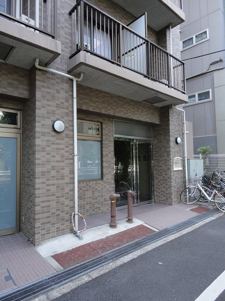 菱和パレス旗の台のエントランス