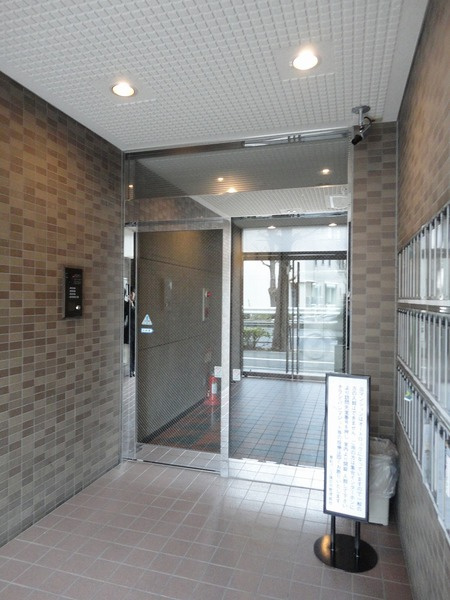 菱和パレス旗の台のエントランス