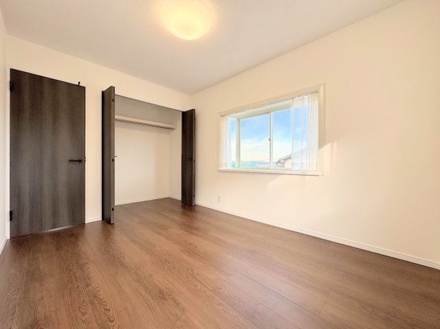 泉区白百合３丁目　中古戸建ての洋室|◆土・日・祝日は、当社スタッフによる現地案内会を実施しております。もちろん平日のご案内も可能です。お気軽にご相談ください！！