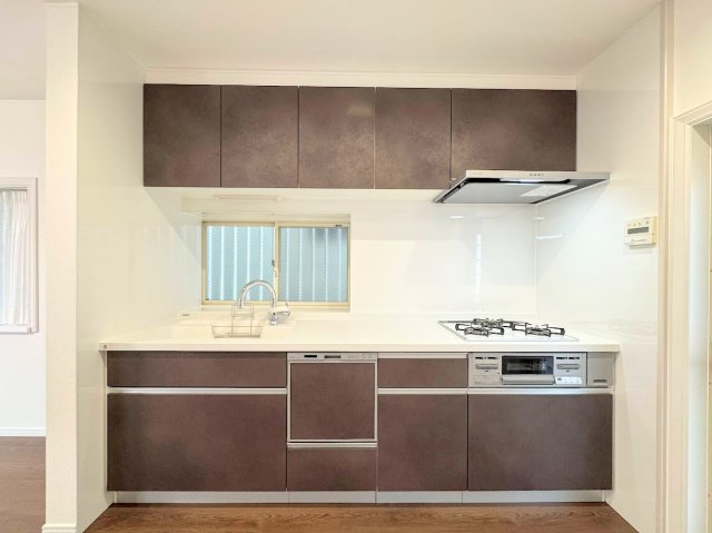 泉区白百合３丁目　中古戸建てのキッチン|◆土・日・祝日は、当社スタッフによる現地案内会を実施しております。もちろん平日のご案内も可能です。お気軽にご相談ください！！