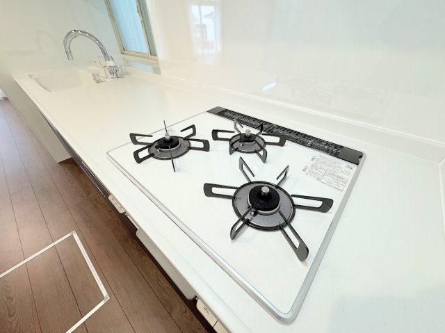 泉区白百合３丁目　中古戸建てのキッチン|◆土・日・祝日は、当社スタッフによる現地案内会を実施しております。もちろん平日のご案内も可能です。お気軽にご相談ください！！