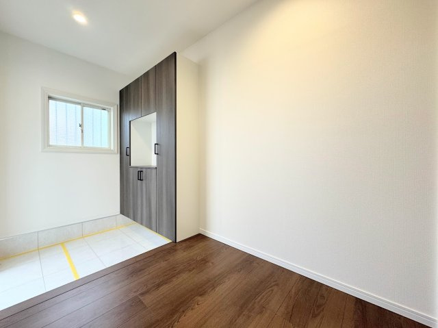 泉区白百合３丁目　中古戸建ての玄関|◆土・日・祝日は、当社スタッフによる現地案内会を実施しております。もちろん平日のご案内も可能です。お気軽にご相談ください！！