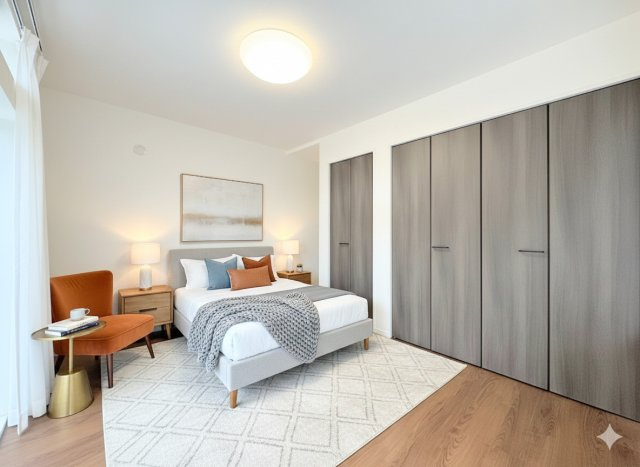 泉区白百合３丁目　中古戸建ての洋室|◆室内はいつも明るい印象なので気持ちの良い朝を迎えられます。各部屋にはクローゼットを完備しており、収納が多いお家はすっきりして快適空間です。(家具はイメージです)