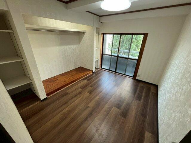 ＲＩＢＥＩＲＡⅠ～リベイラワン～の内装|オープンクローゼット、棚あり