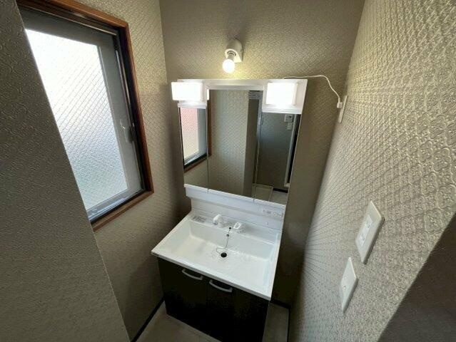 ＲＩＢＥＩＲＡⅠ～リベイラワン～の独立洗面台|シャンプードレッサーあり