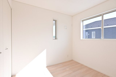 【洋室】 | 太田市新田木崎町第10　アーネストワン　2号棟 | 2面採光の明るい洋室は子供部屋にもピッタリです♪