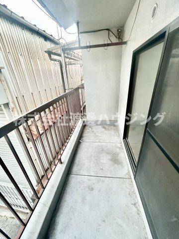 豊中市千成町１丁目のテラスのバルコニー