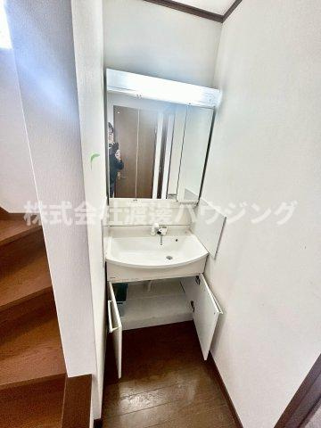 豊中市千成町１丁目のテラスの洗面所