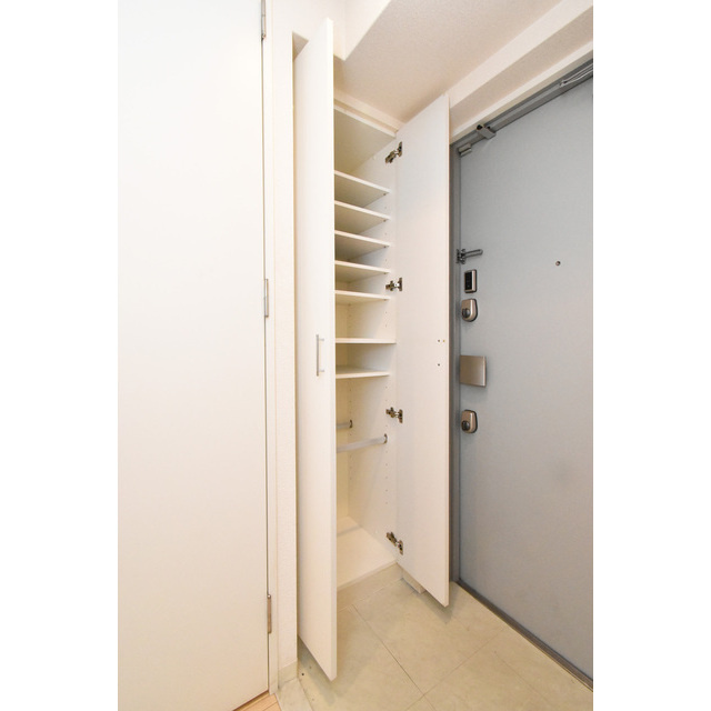 ルクレ新町レジデンスの玄関