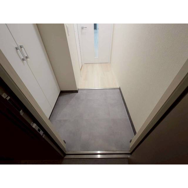 南堀江アパートメントシエロの玄関