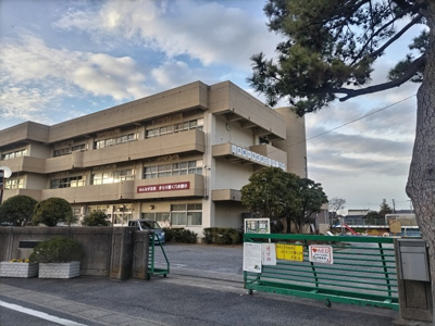三郷市立八木郷小学校まで100ｍ