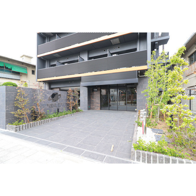 ワールドアイ難波City Gateのエントランス