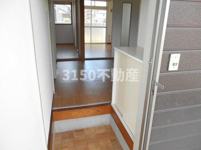 ファミーユＢの玄関