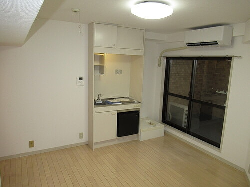 ライオンズマンション初台第３の居間・リビング|洋室