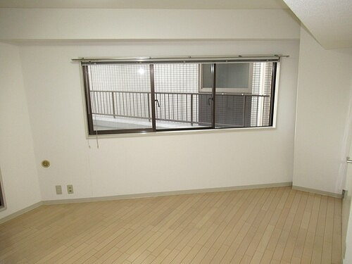 ライオンズマンション初台第３の居間・リビング|洋室