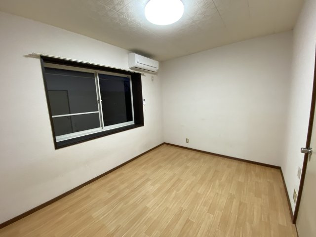 パレスウエストの洋室