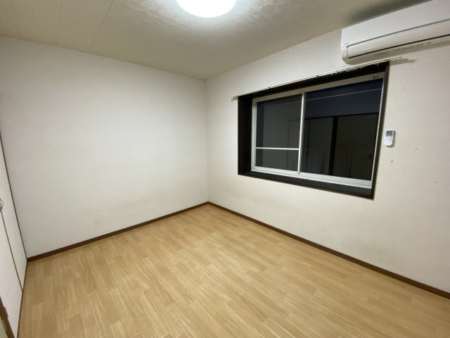 パレスウエストの洋室