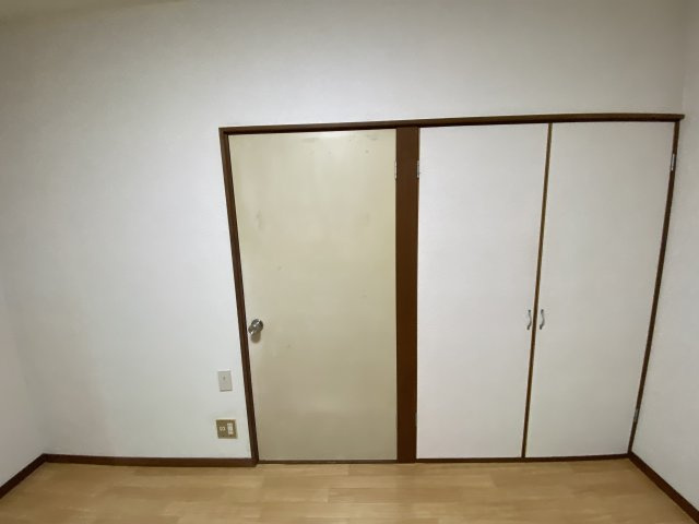 パレスウエストの洋室