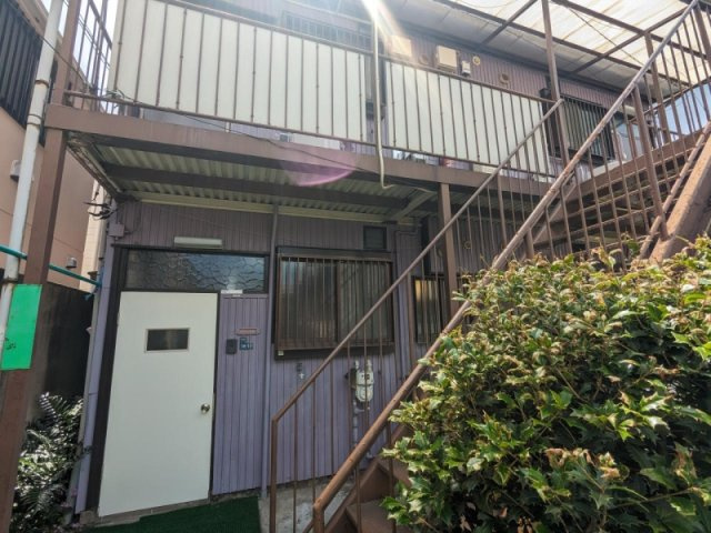 森荘のエントランス