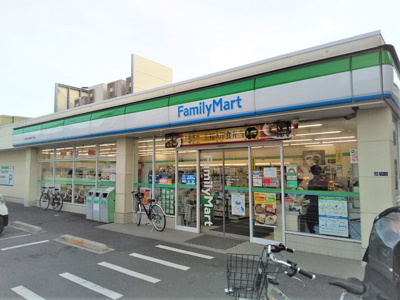 ファミリーマート三度屋大森東四丁目店まで140ｍ
