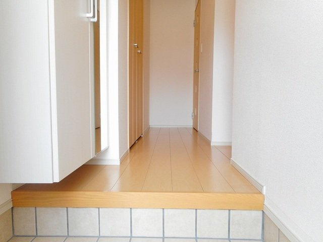 ガーデンスクエアＡの玄関