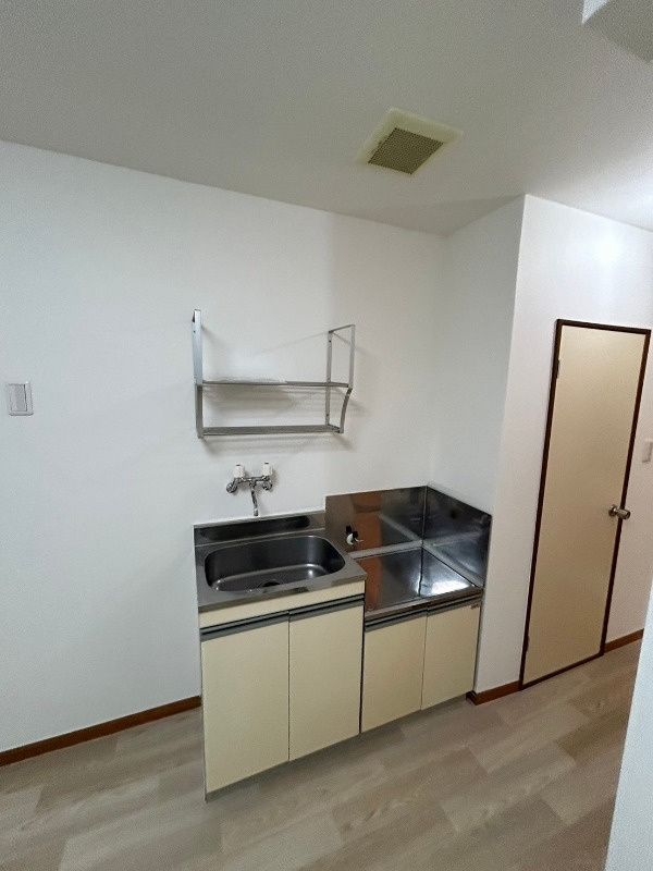相模原市中央区青葉１丁目のアパートのキッチン