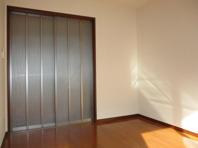 エヴァーグリーン西大和Bの居間・リビング