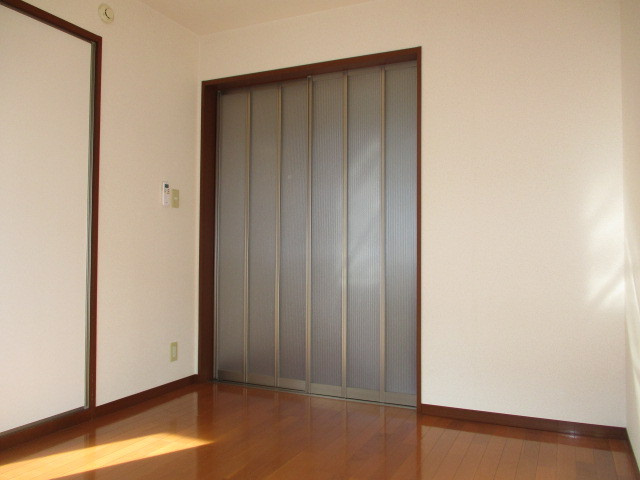 エヴァーグリーン西大和Bの居間・リビング