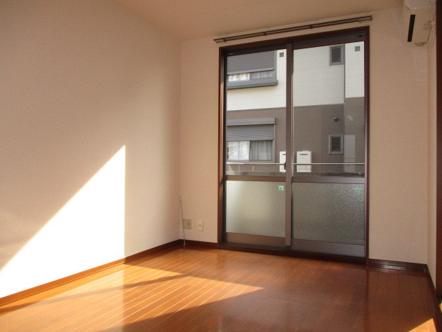 エヴァーグリーン西大和Bの居間・リビング