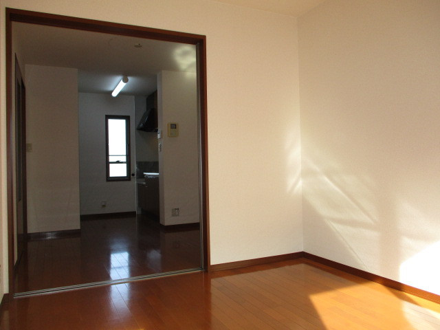 エヴァーグリーン西大和Bの居間・リビング