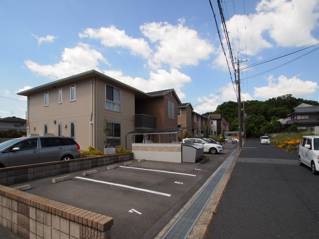 フェリーチェ真美ヶ丘Ａの駐車場