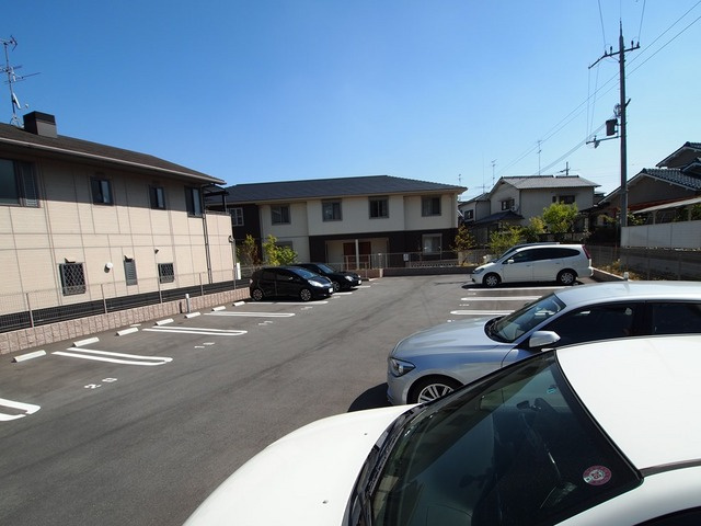 サン・クレールＡの駐車場