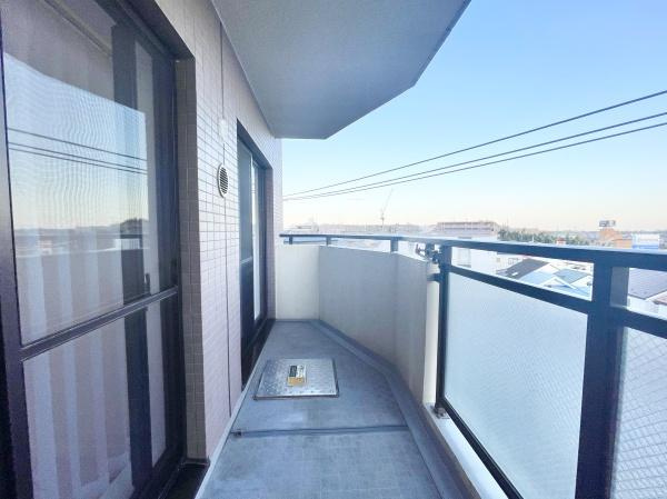 【バルコニー】 | ファミール鷺沼 | 日当たりのよいバルコニー