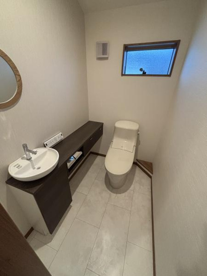 【トイレ】 | 小山1丁目戸建 | 2Fトイレ