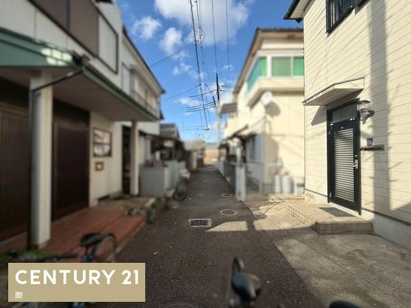 和歌山市手平3丁目　中古戸建の前面道路含む現地写真