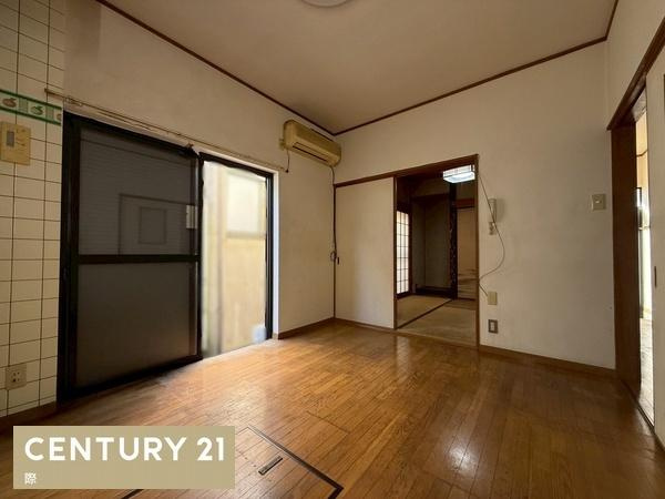 和歌山市手平3丁目　中古戸建の居間・リビング