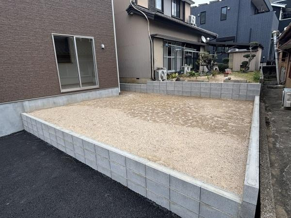 蒲郡市三谷町第12　全1棟・1号棟の庭|ウッドデッキやBBQ。想像が膨らむお庭