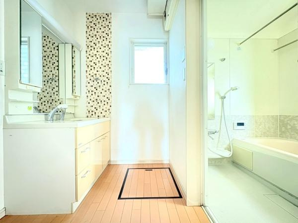 横浜市保土ケ谷区神戸町の中古一戸建の独立洗面台